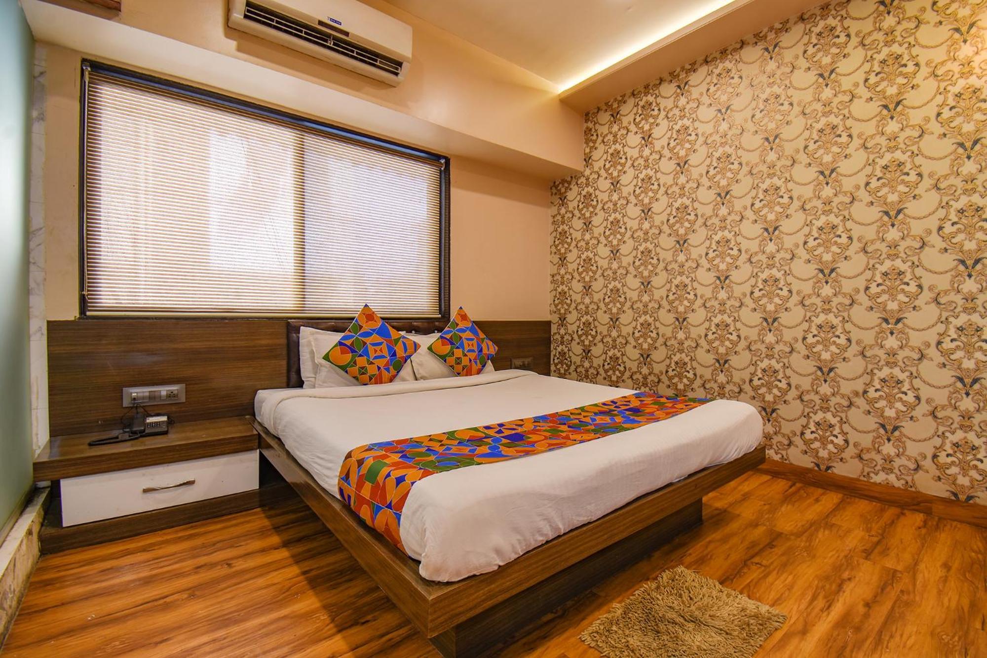 Fabexpress Glory - Nr Skywalk Bridge 호텔 Pimpri-Chinchwad 외부 사진